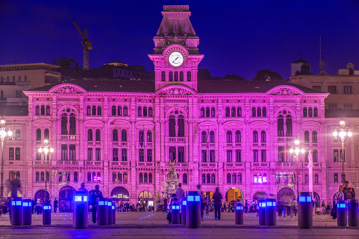 Mese Mondiale Alzheimer 2023 - Municipio di Trieste illuminato di viola